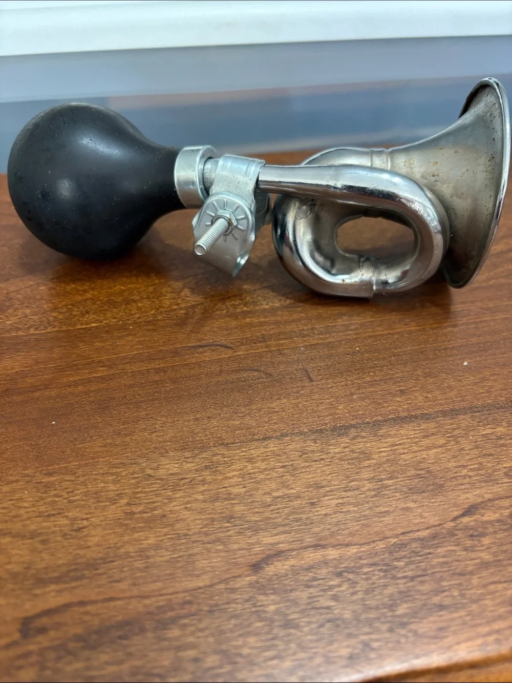 Classic Black Bulb Bicycle Horn with Chrome Horn - Retro Accent